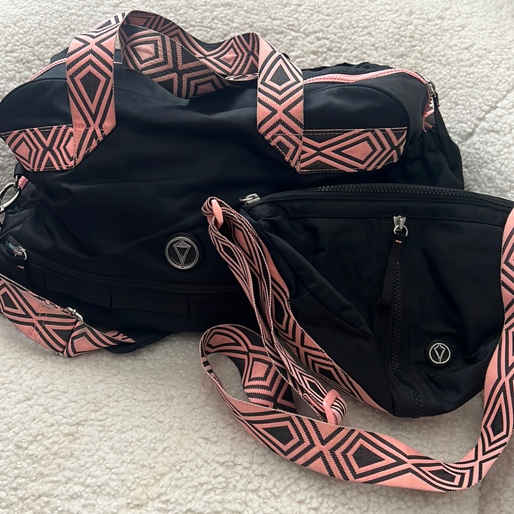 ivivva RARE Tote bag and matching purse NEW PERFECT CONDITION